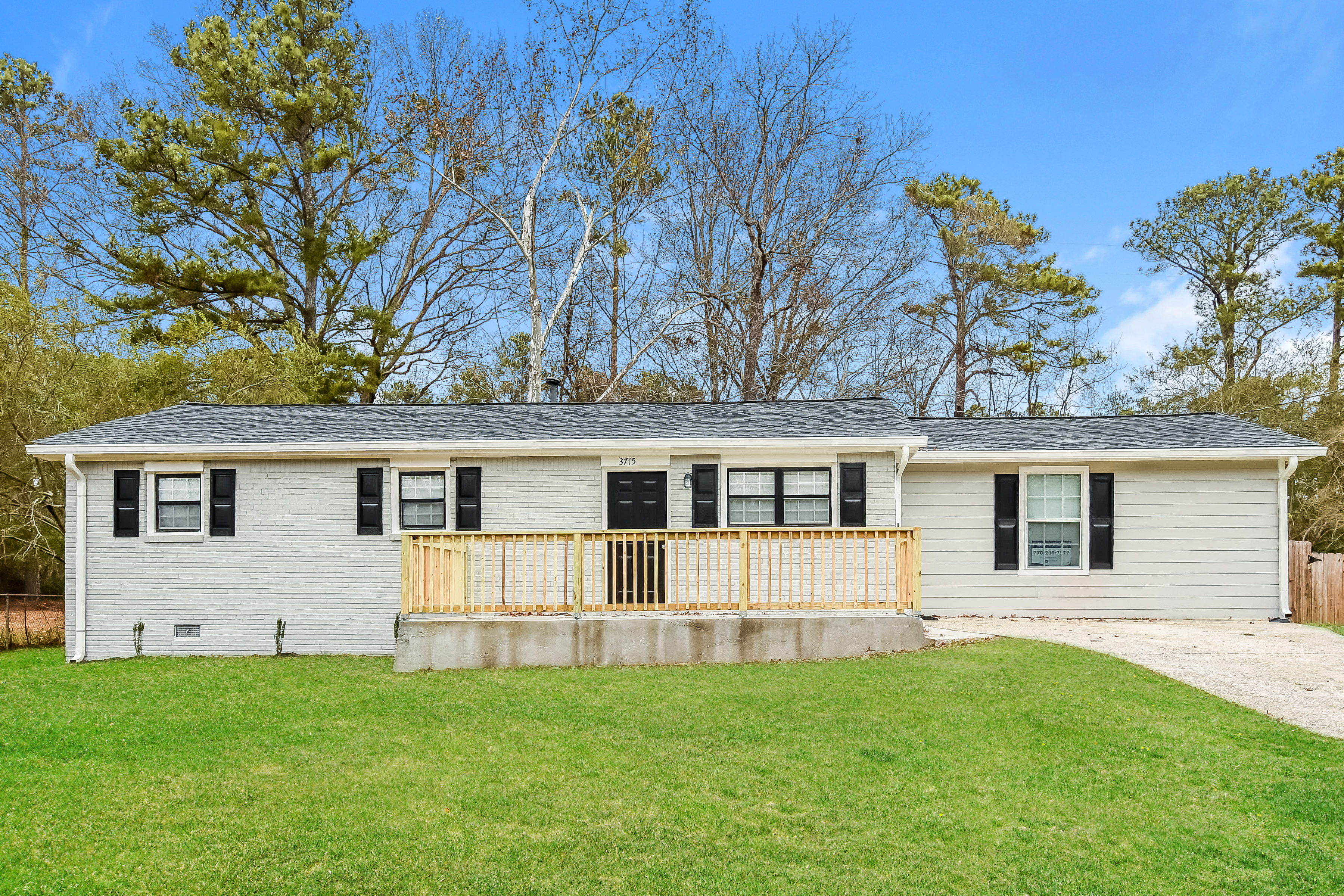 3715 MEADOWVIEW Drive Lithia Springs, GA 30122